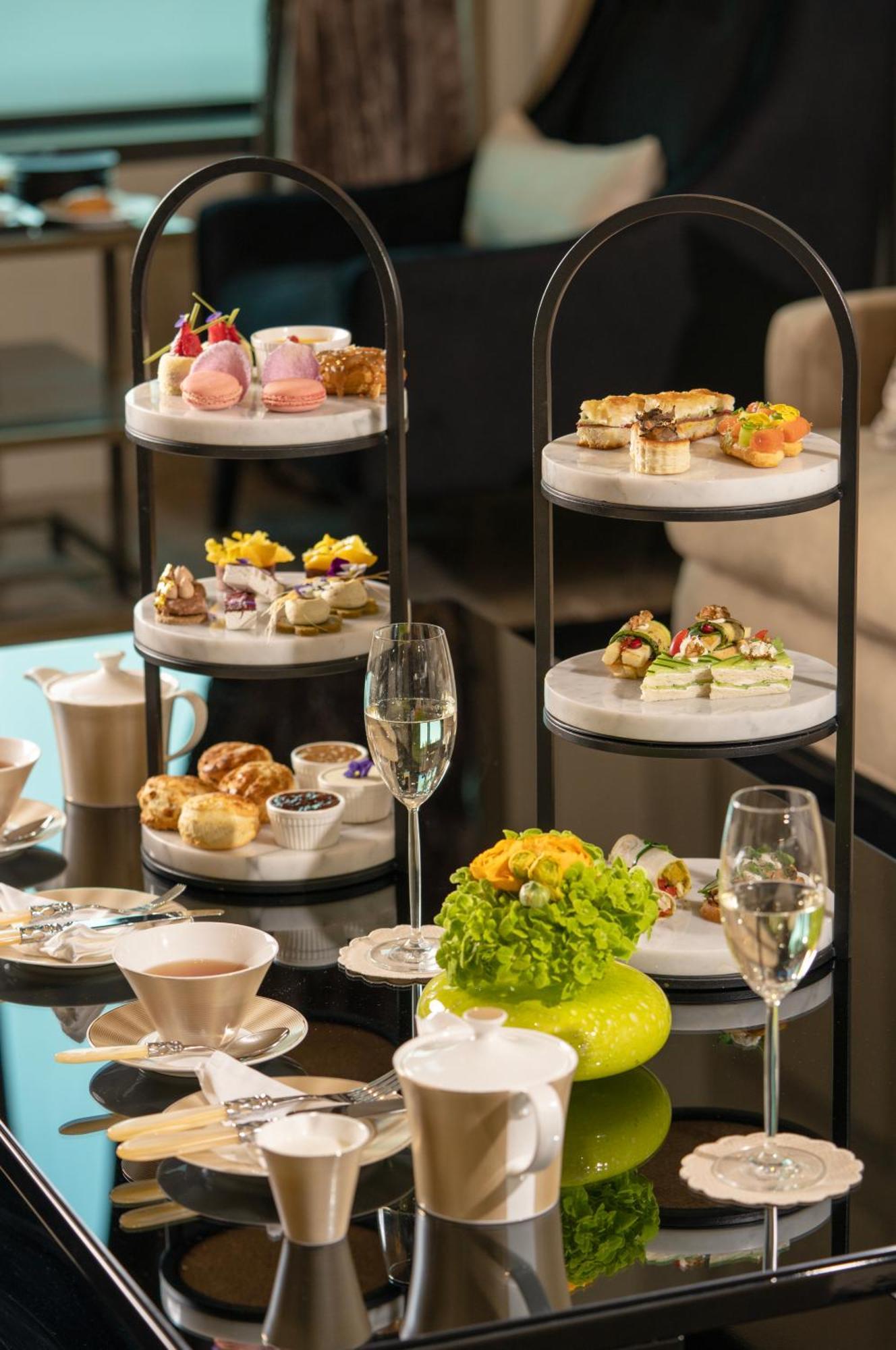페어몬트 리야드 호텔 외부 사진 Afternoon tea at the Mandarin Oriental, Munich