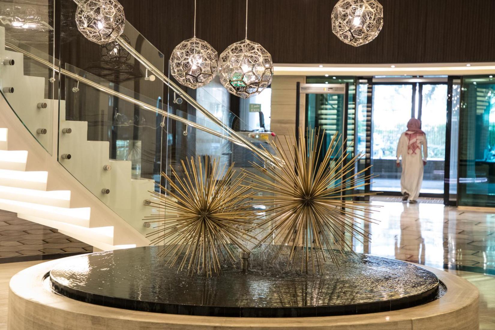 페어몬트 리야드 호텔 외부 사진 Fountain at the Four Seasons Hotel, Riyadh